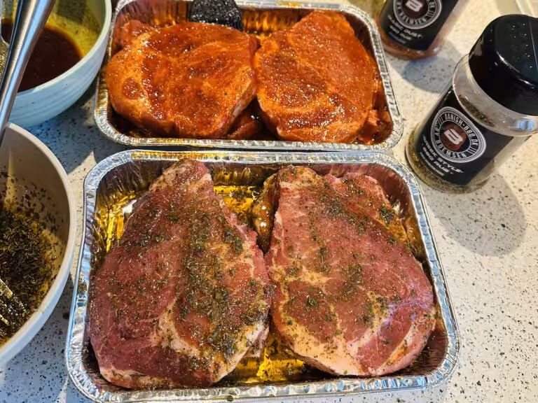 Hvad er en marinade? Og hvordan laver man den?