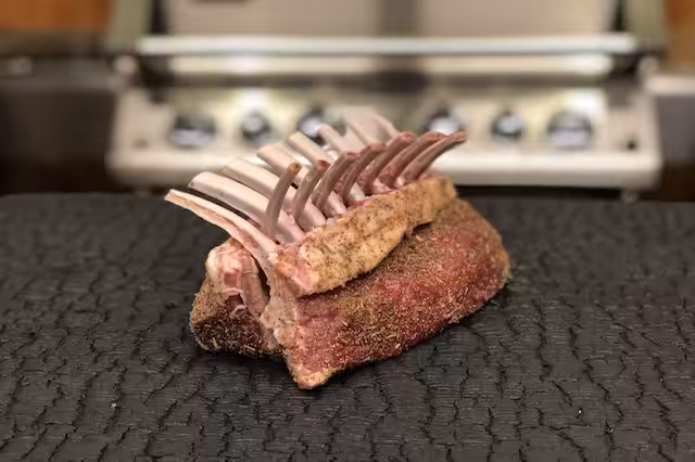 Lammekrone med Greekstyle allround BBQ Rub