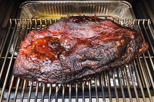 Full Packer Brisket – Sådan laver du perfekt Beef Brisket Full Packer Beef Brisket efter 12 timer, kernetemperatur på 80 grader