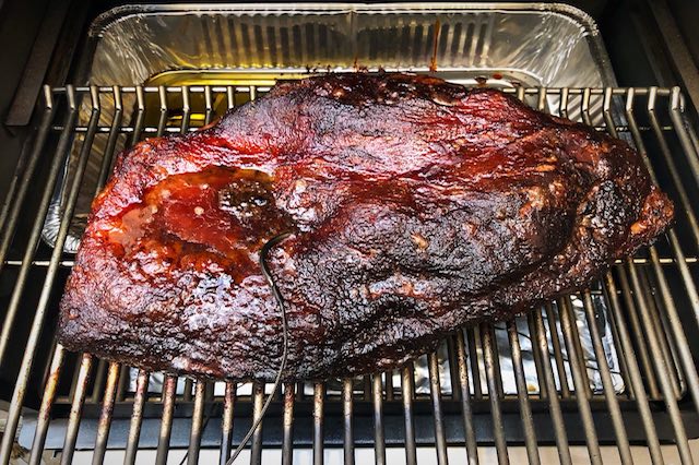 Full Packer Beef Brisket efter 12 timer, kernetemperatur på 80 grader