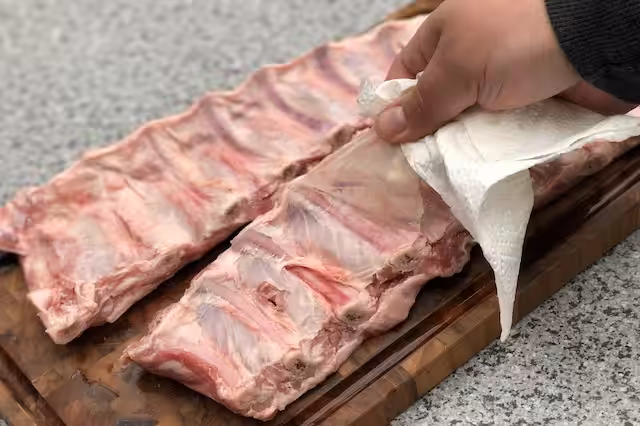 Kalve Spareribs - sådan fjernes hindet