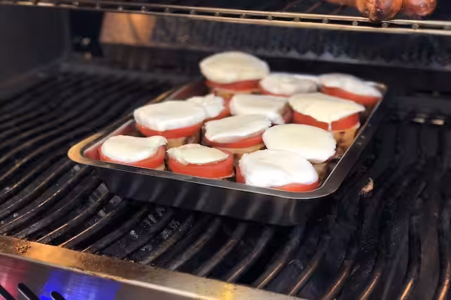 Bagekartofler med Mozzarella Tomat og Bacon IMG 6436