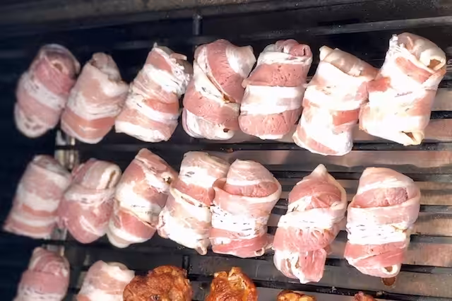 Bacon Bites - mini Bifteki med fyld og baconsvøbt IMG 7972