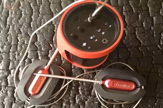 GrillEye Pro Plus - Test af det nye WiFi - Bluetooth grilltermometer GrillEye Pro Plus har i alt tilslutningsmulighed for 8 temperaturføler