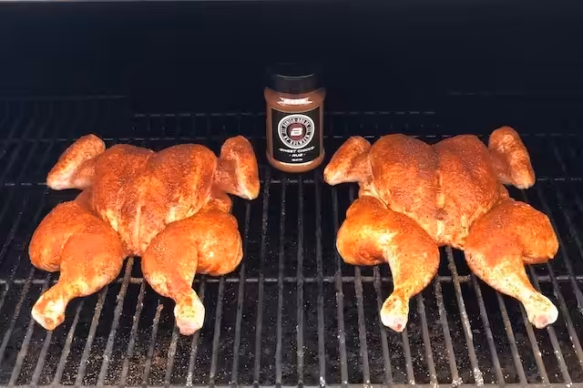 Spatchcock Chicken - Ægte American Barbecue Kylling Spatchcock Chicken Danish BBQ Sweet Chicks BBQ RUB