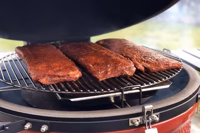 Steak-Out.dk - St. Louis Cut Ribs Kit på Kamado JOE 3