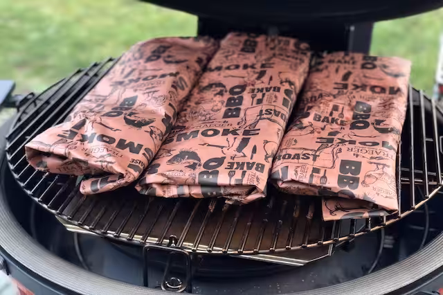 Steak-Out.dk - St. Louis Cut Ribs Kit pakket på Kamado JOE 3