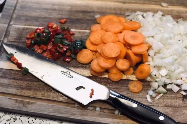 finthakkede ingredienser til svinekæber
