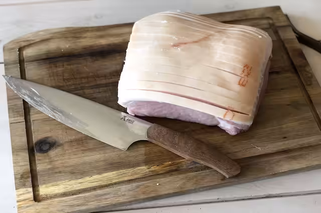 Flæskesteg og Njord Kokkekniv