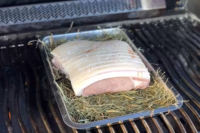 Flæskesteg på Høseng på Napoleon Prestige Pro500 Grill