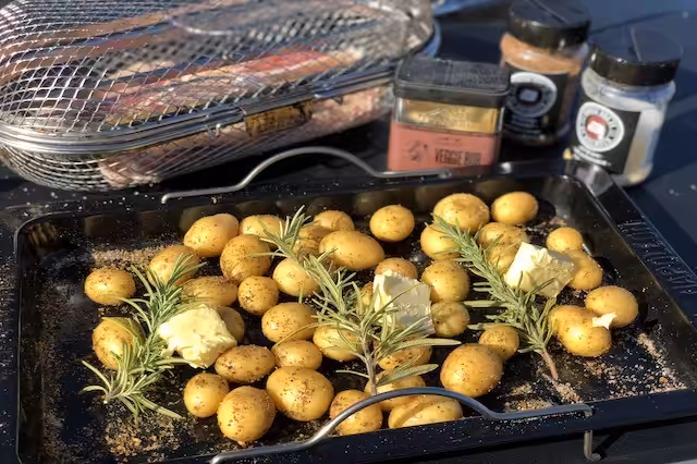 Kartofler med Traeger Veggie Rub o Drop In Bradepanden