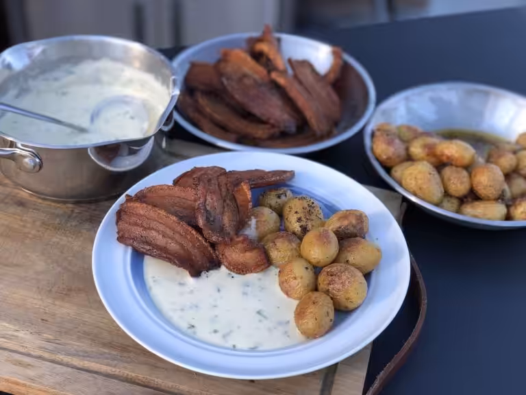 Stegt Flæsk på Rotisseri – med Grillstegte Rosmarin Kartofler