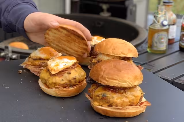 Sidste step af de her Horny BaconDrengerøvsburger