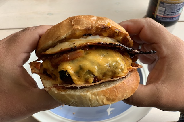 Horny Bacon Deluxe Burger - Drengerøvs Burger by Old Truckers BBQ
