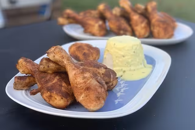 Rundtosse Kyllingeben med ris og Bearnaise Sauce
