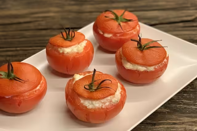 Grillede tomater fyldt med flødeost