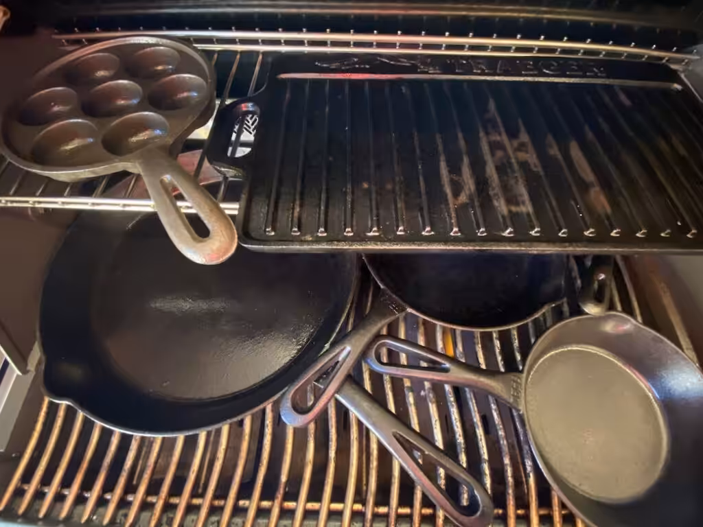 Støbejern - indebrændes på Grill