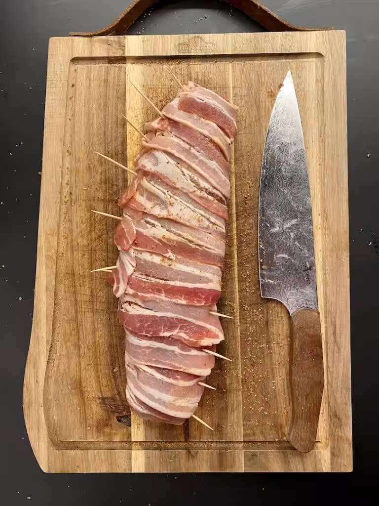 Bacon Wrapped Pork Tenderloin - Svienmørbrad IMG 6925 768x1024