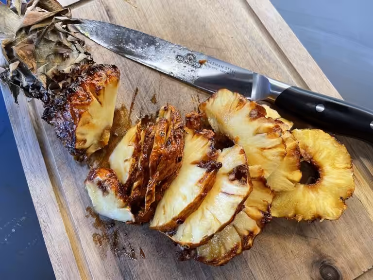 Karamelliseret Ananas på Rotisseri til Isdessert