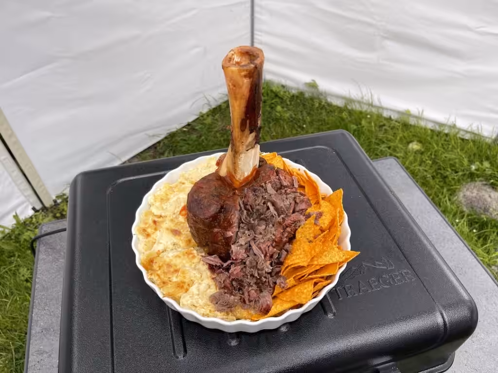Beef Hammer med Nacho og Mac & Cheese