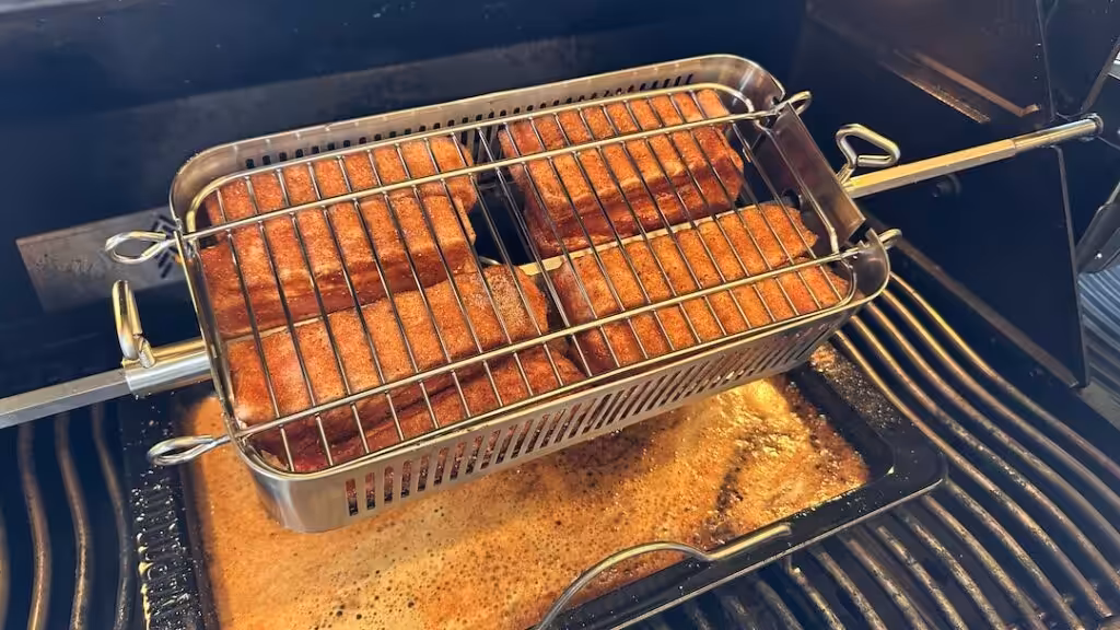 GammelDaws Spareribs i Napoleon Justerbar Rotisserikurv