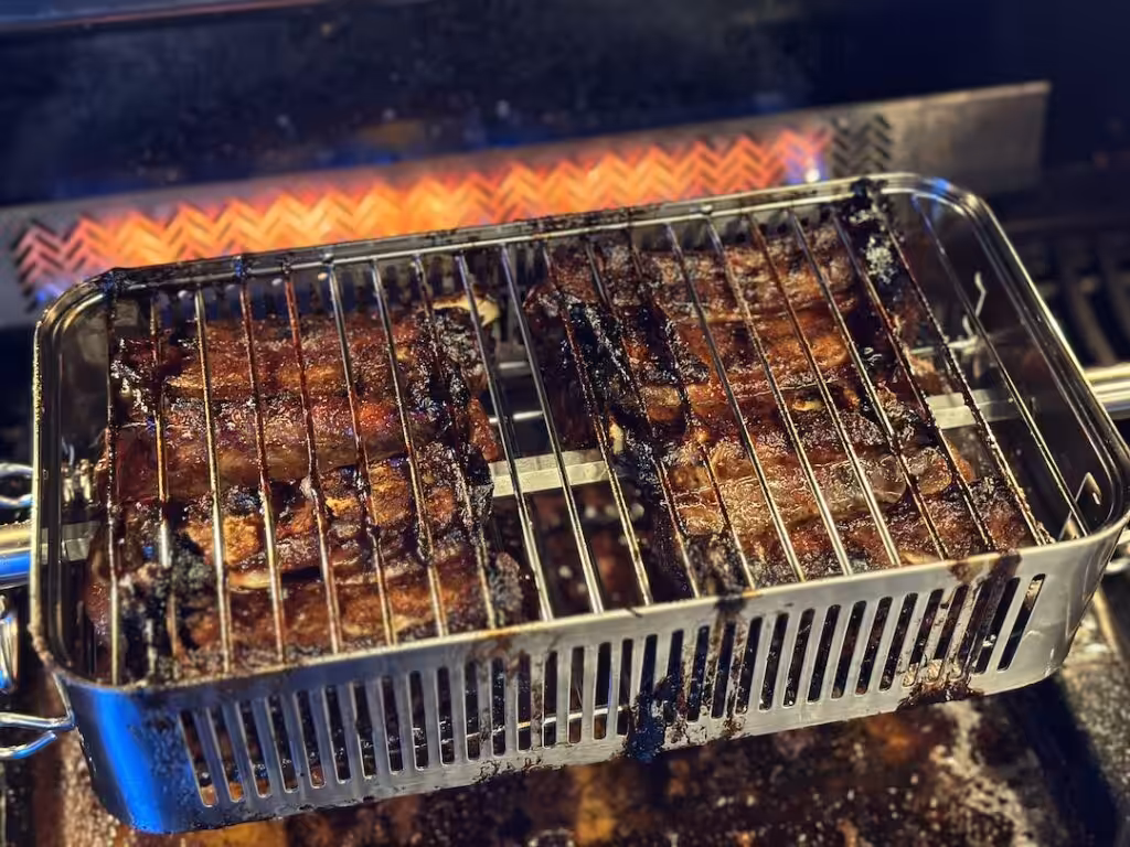 Gammeldags Spareribs i Napoleon Justerbar Rotisserikurv