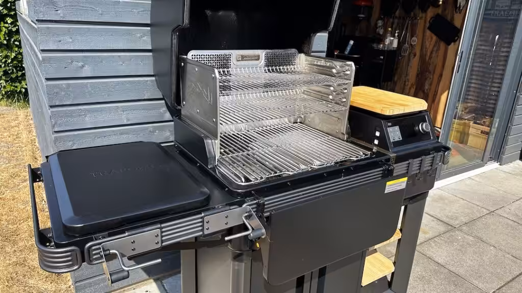Traeger Timberline L Rengøring