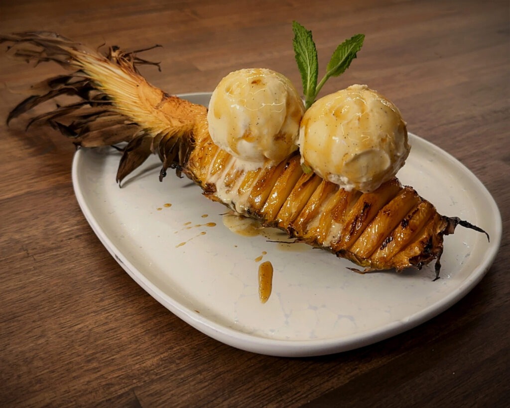 Grillet Ananas et Tropisk Grilldessert