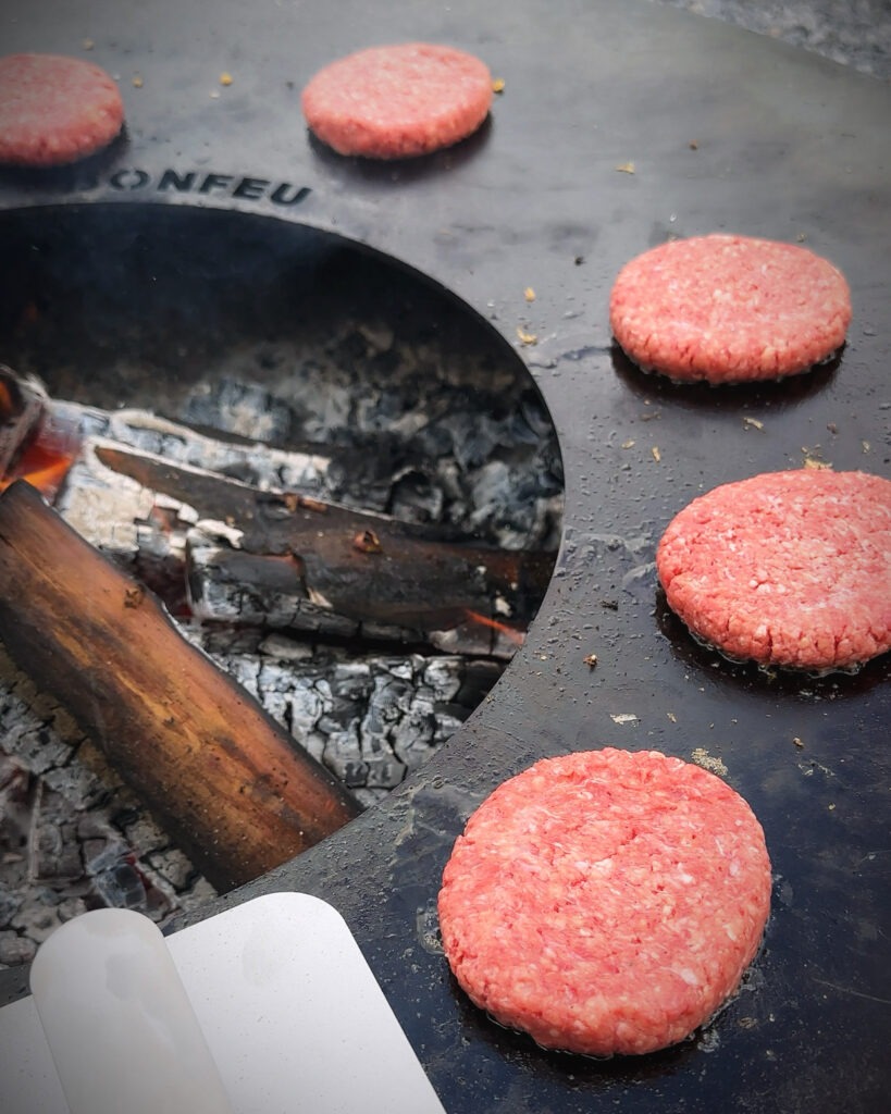 Burger på Bål Plancha