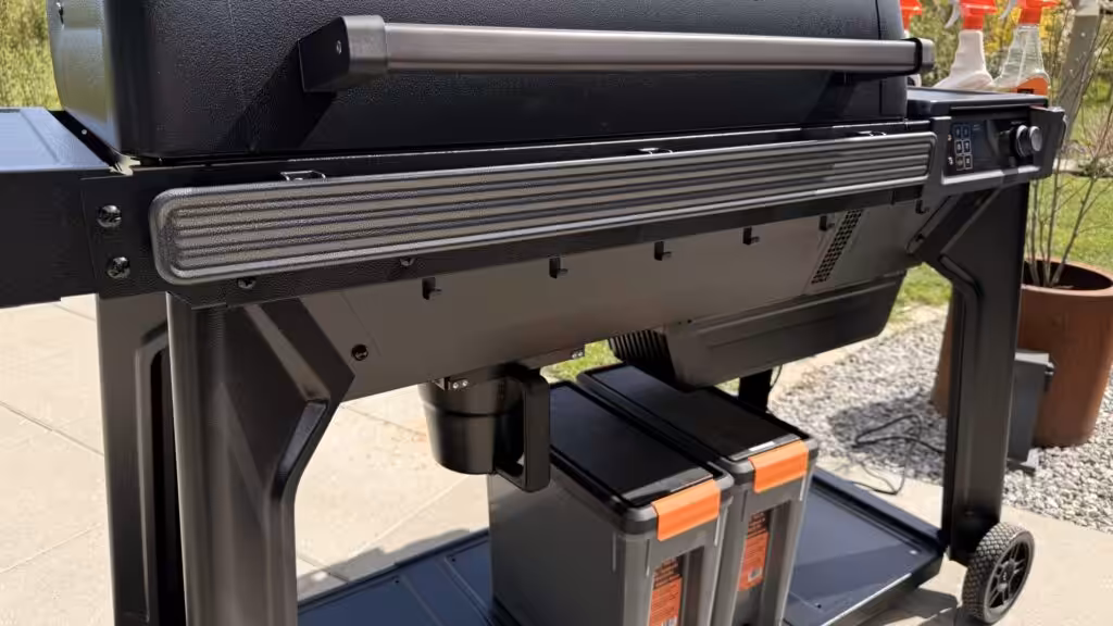Traeger Woodridge Pro anmeldelse (2026) – Bedste pillegrill? IMG 4173 1024x576